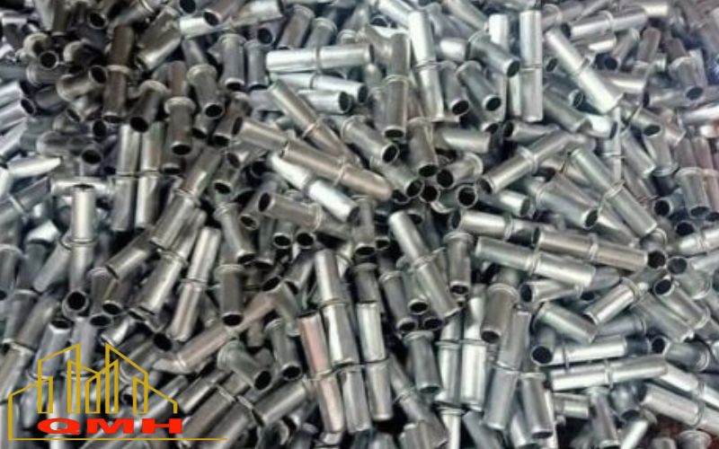 Ống nối giáo nêm có sẵn tại kho Quang Minh Hưng