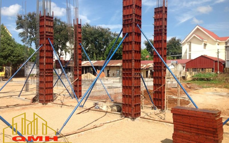 Thi công coppha cột thép định hình