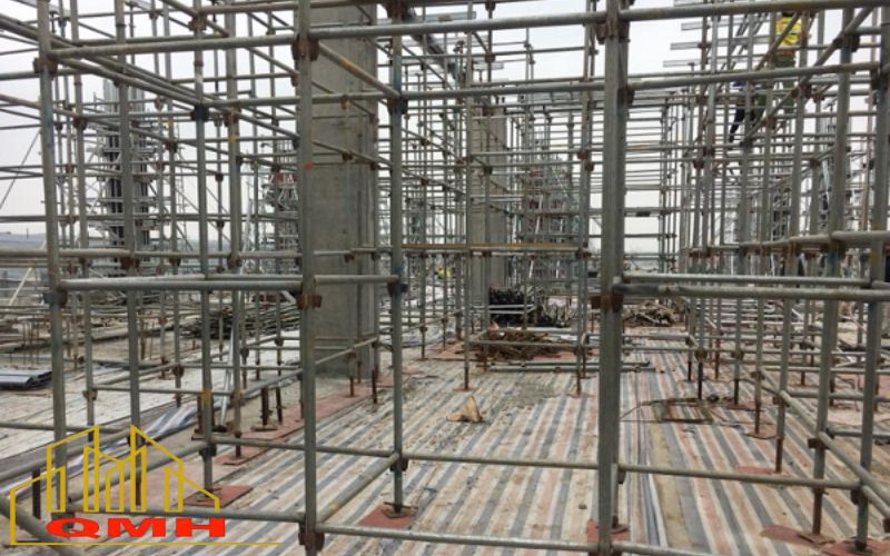 Lắp dựng giàn giáo nêm