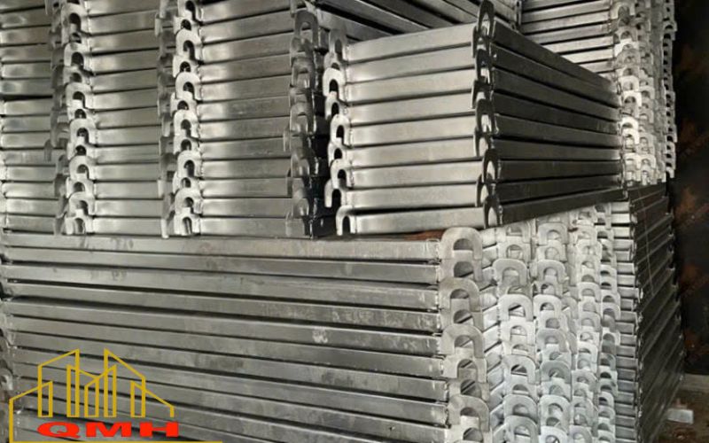 Mâm giàn giáo chất lượng móc thường