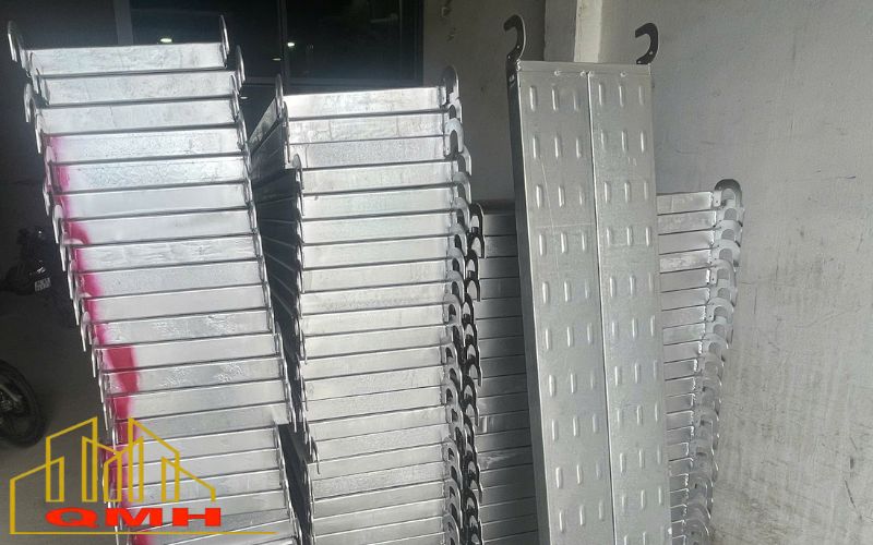 Mâm giàn giáo mạ kẽm Quang Minh Hưng