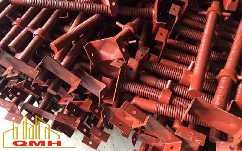 Phụ kiện kích tăng giàn giáo Quang Minh Hưng