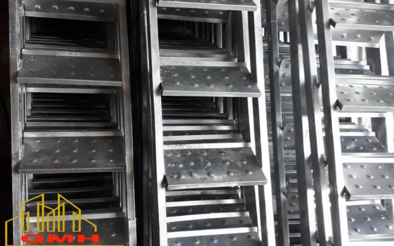 Thang leo giàn giáo mạ kẽm chất lượng