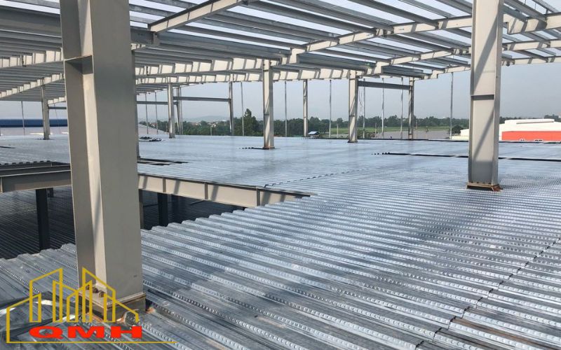 Tôn sàn deck làm khuôn vĩnh cữu đổ sàn bê tông